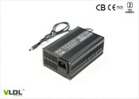 Carregador de bateria portátil de 12 volts 6 ampères de universal 110 - 240 VAC entrados com alojamento de alumínio