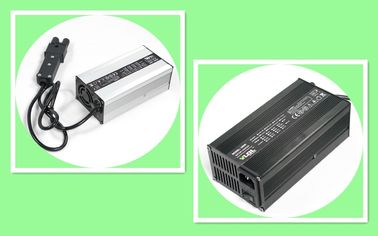 o carregador de bateria de 48V 5A para a motocicleta/"trotinette" bondes 110 a 230Vac entrou 2 anos de garantia