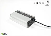 O carregador de bateria preto ou de prata 12V de PFC 10A entrou 110 - 230Vac para a alimentação CA do gerador